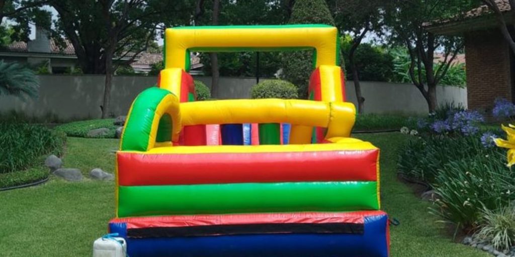 Renta de Inflable Obstáculos 7 mts