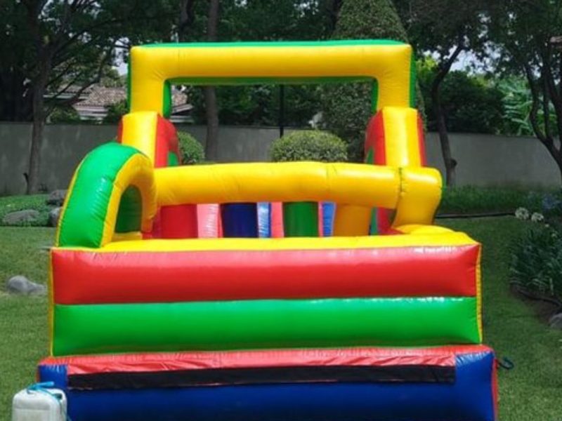 Renta de Inflable Obstáculos 7 mts