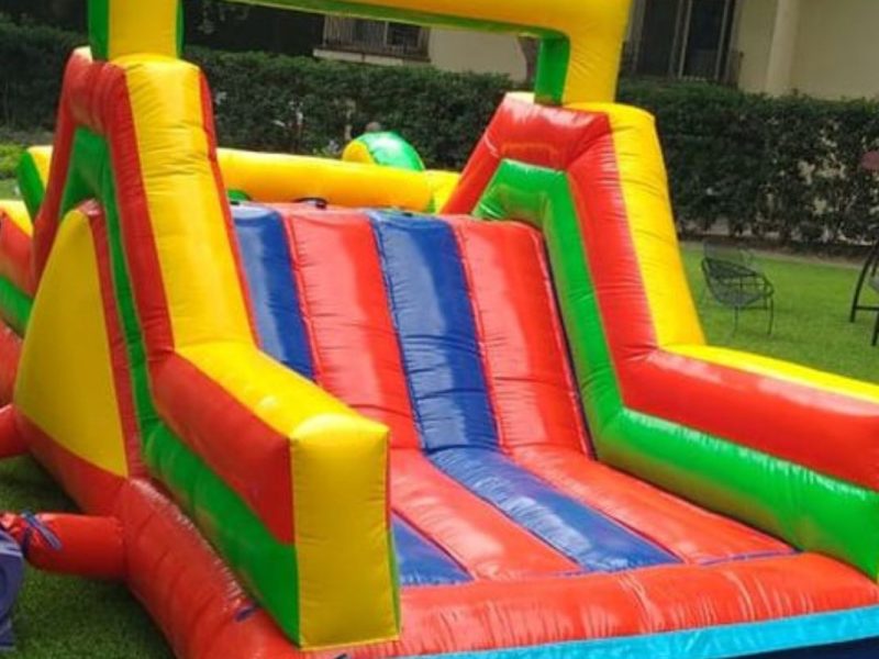 Renta de Inflable Obstáculos 7 mts