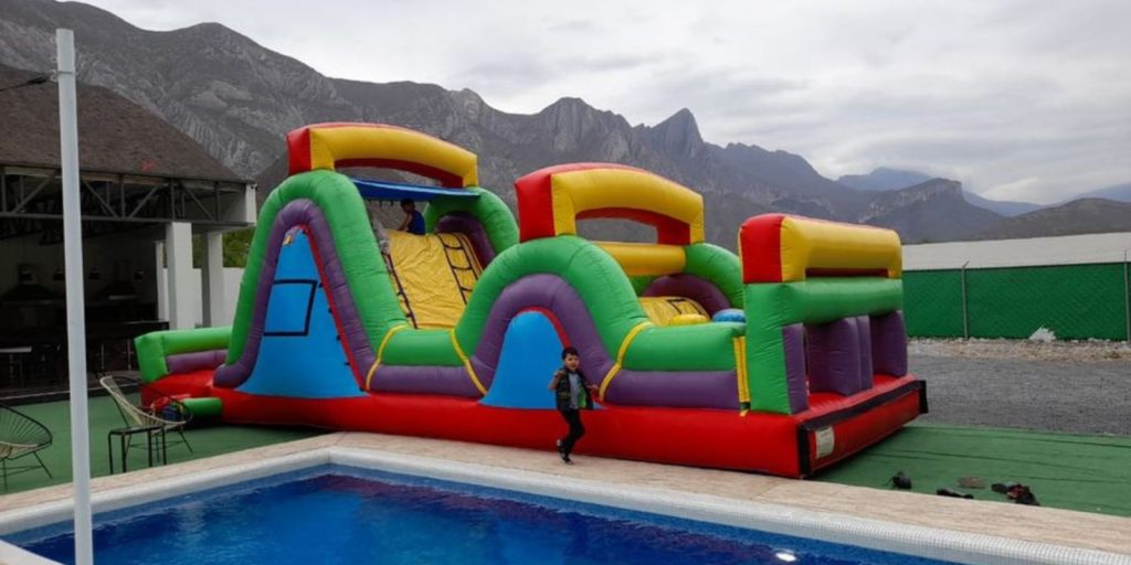 Renta de Inflable Obstáculos de colores