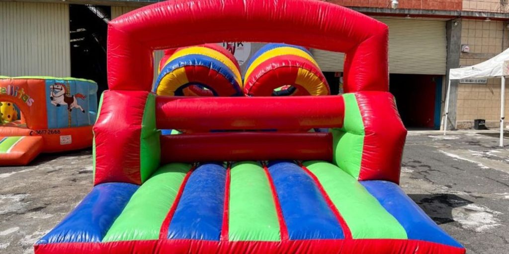 Renta de Inflable Obstáculos 8 mts