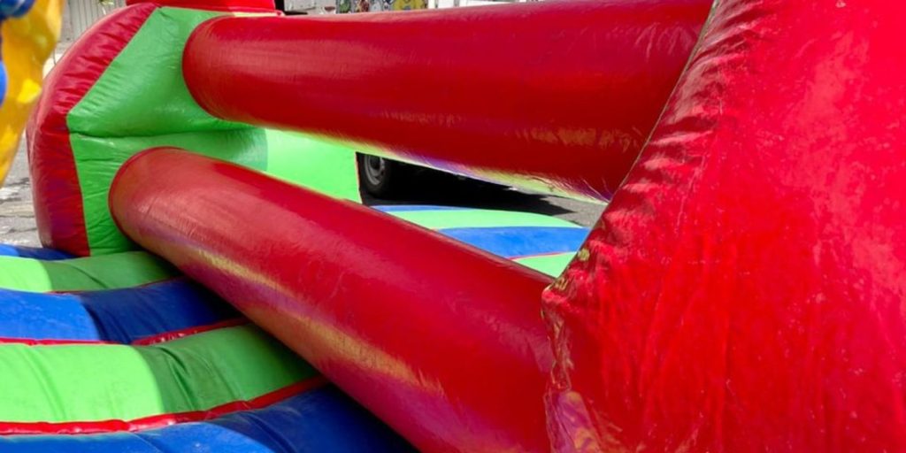 Renta de Inflable Obstáculos 8 mts