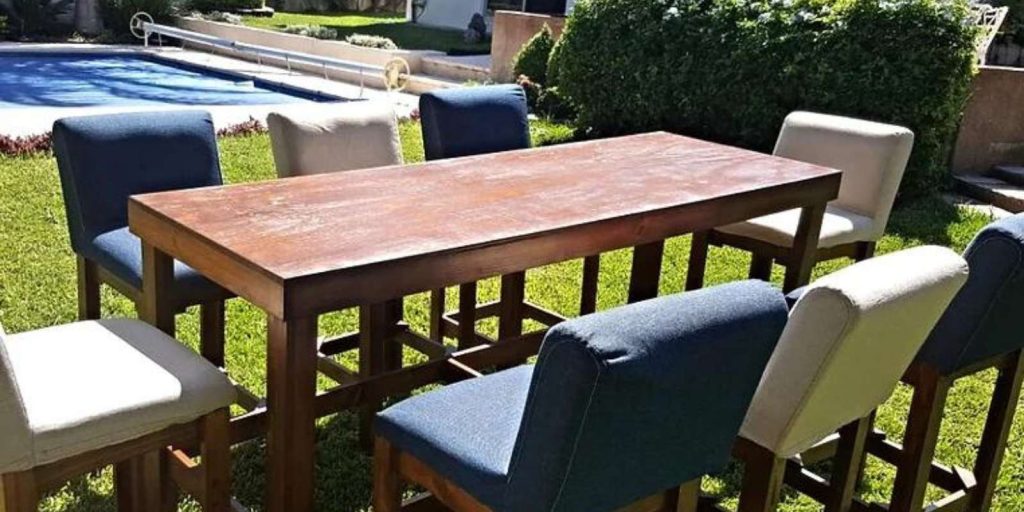 Renta de Mesa Rectangular Tipo Bar de Madera