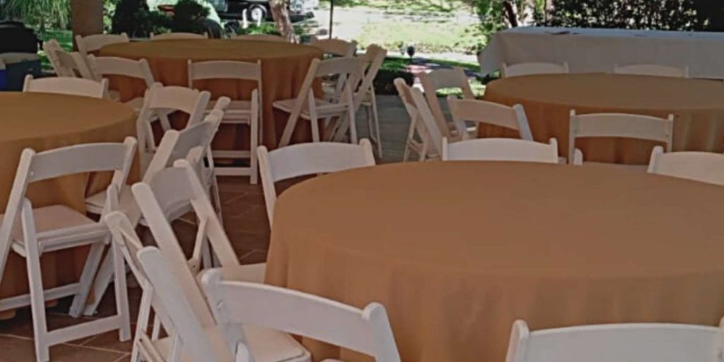 Renta de Mesa Redonda de Madera para Eventos