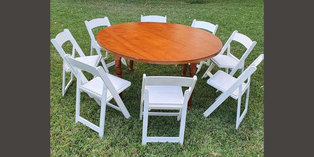 Renta de Mesa Redonda de Madera para Eventos