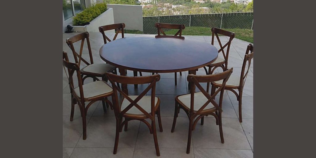Renta de Mesa Redonda de Madera para Eventos