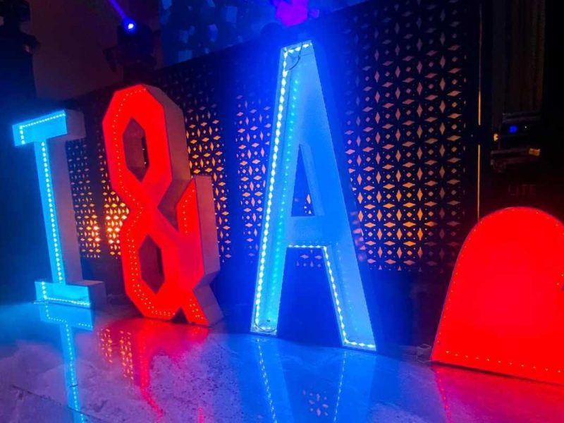 Renta Letras LED Gigantes