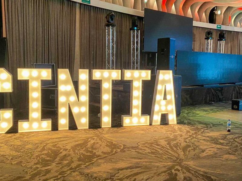 Renta Letras LED Gigantes