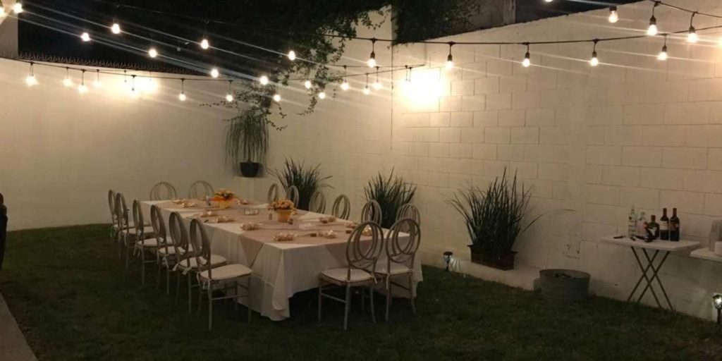 Renta de Paquete de Mesa con 10 Sillas Phoenix y Mantel