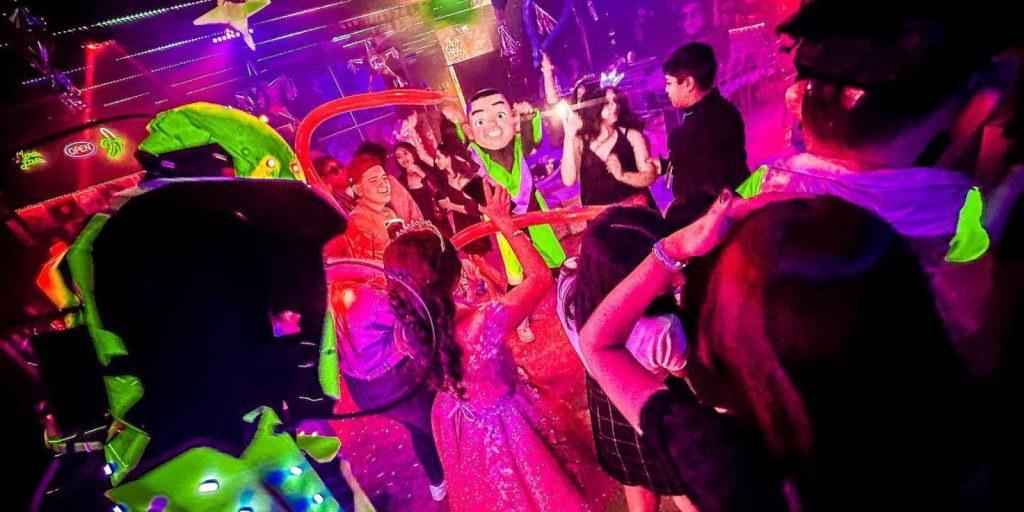 Show con Personajes para Bodas y XV años