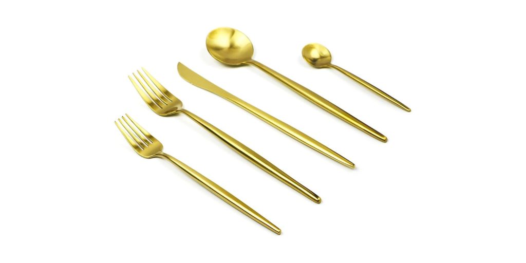 Renta de Set de Cubiertos Color Dorado en Saltillo