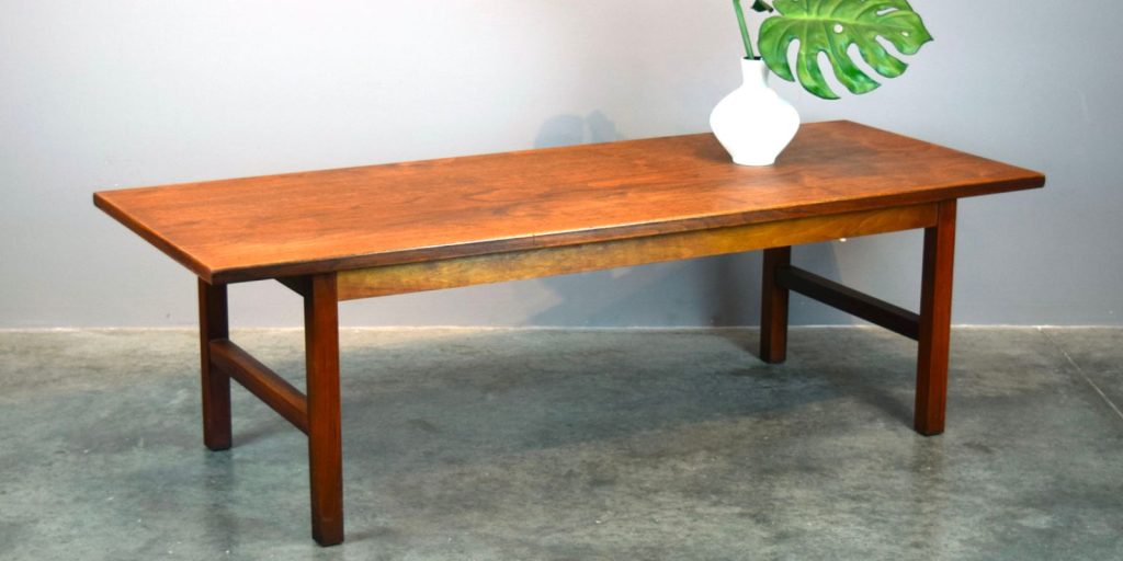 Renta de Mesa Madera Vintage Rectangular en Saltillo