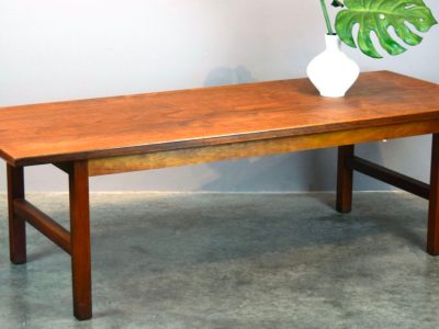 Renta de Mesa Madera Vintage Rectangular en Saltillo