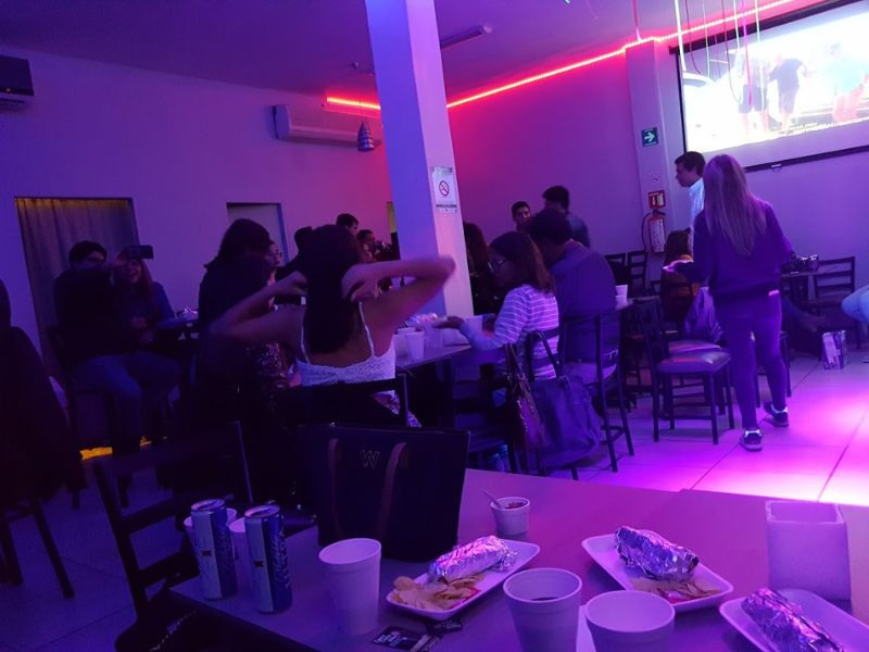 Salon & Karaoke Reverza Party