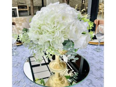 Arreglo Floral en Tonos Blancos/Verde