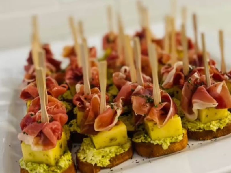 Bocadillos Canapés Salados