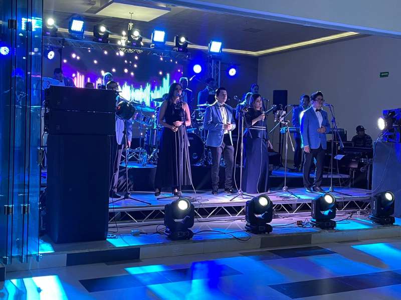 Paquete Música en Vivo e Iluminación