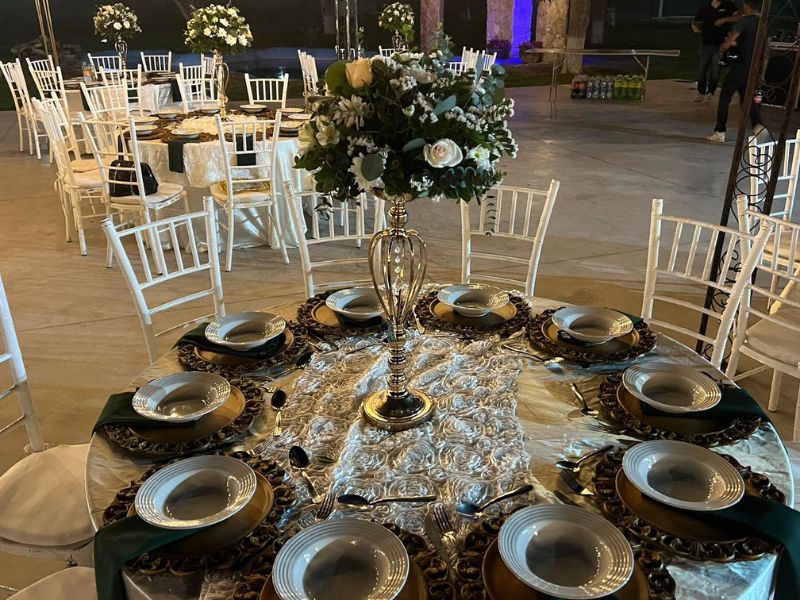 Paquete de Flores para XV años