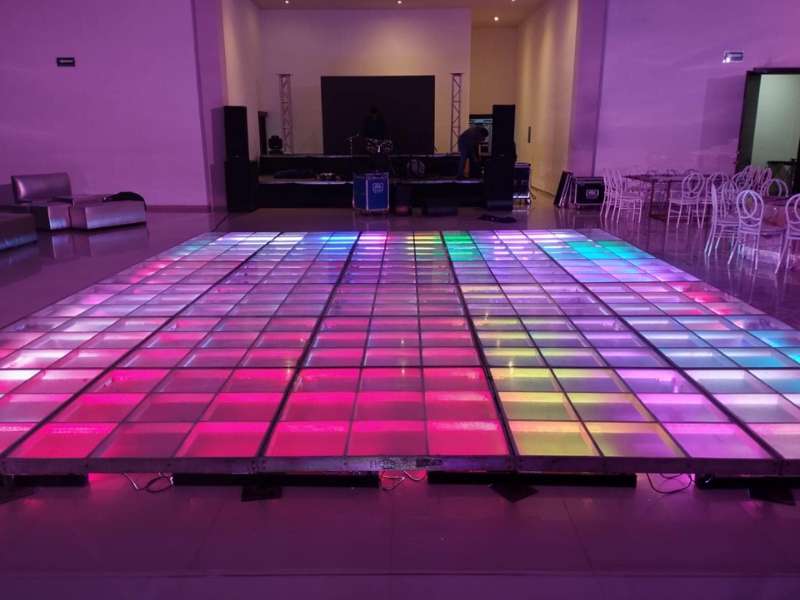 Paquete Pista,Iluminación y Animadores para XV años