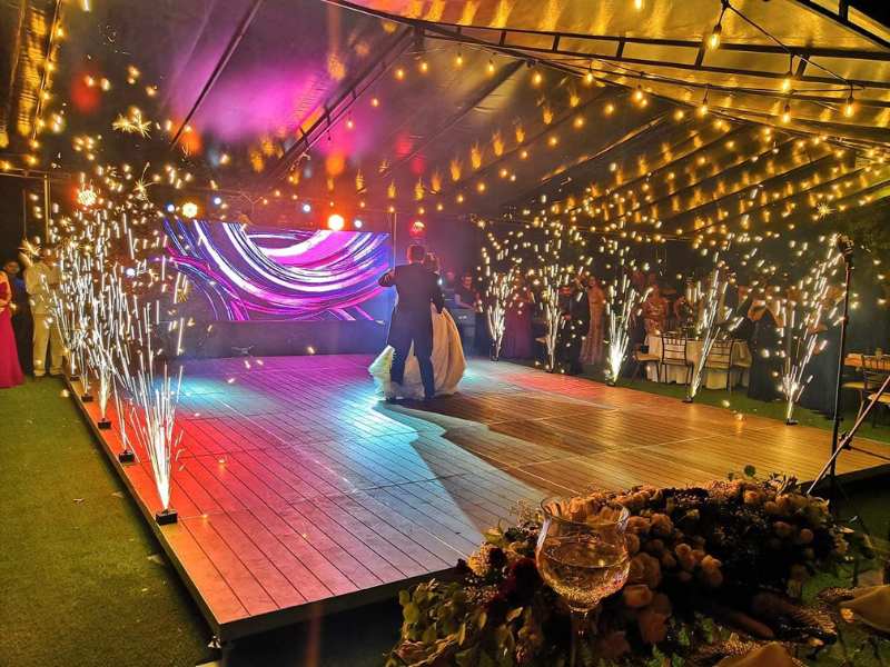 Paquete Pista,Audio,Iluminación y Animadores para Boda