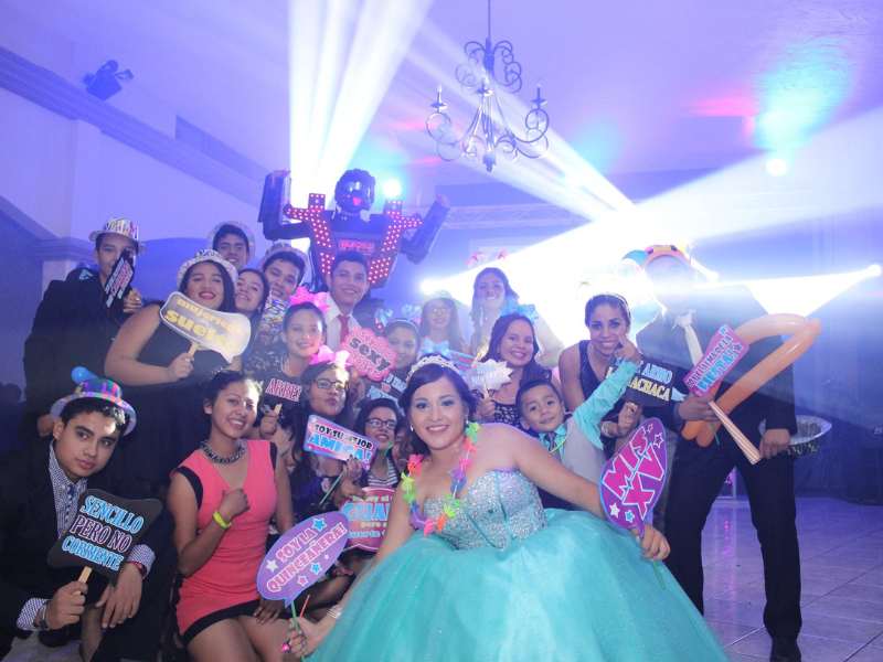 Paquete Todo Incluido Audio, Foto, Video, Robot LED y Cabina 360