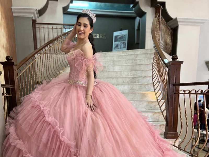 Renta de Vestidos XV años