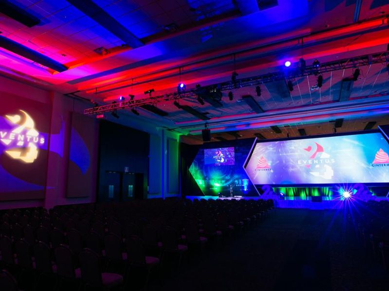 Renta de Salón 110 para conferencias en Cintermex