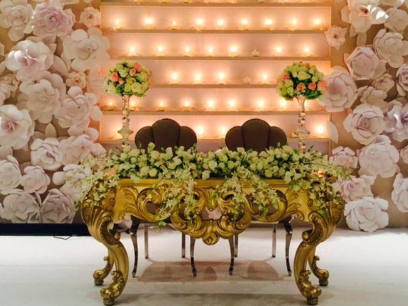 Renta de Mesa de Madera para Novios