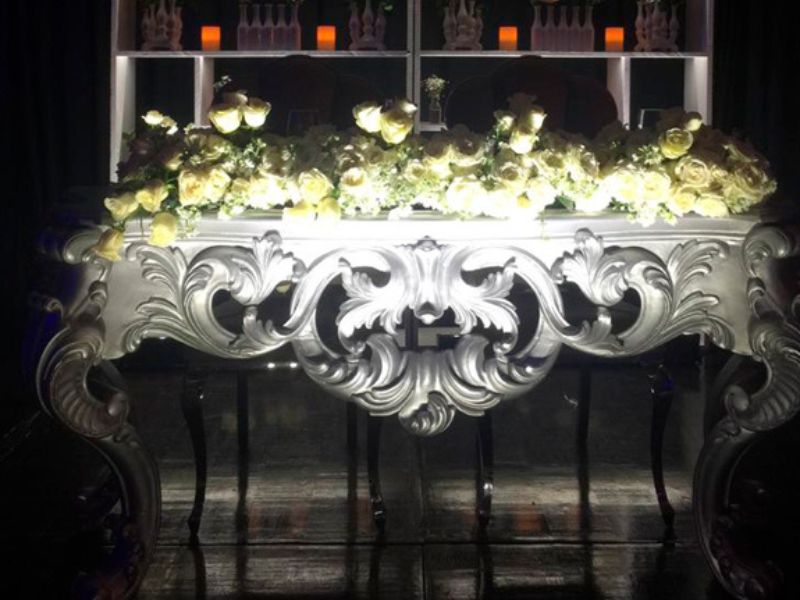 Renta de Mesa de Madera para Novios